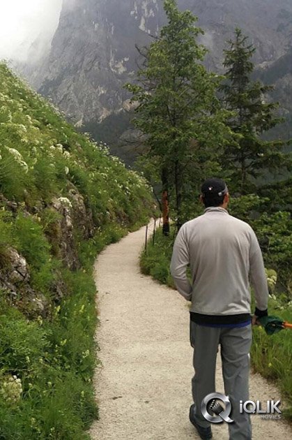 Mahesh-Babu-Family-London-Trip-Photos